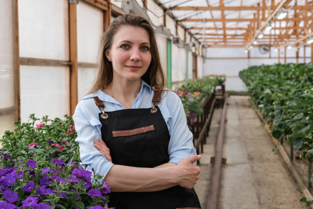 Mariana com seu terrier relaxado